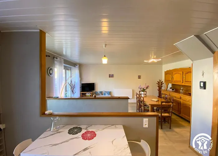 Le Square Des Fleurs *