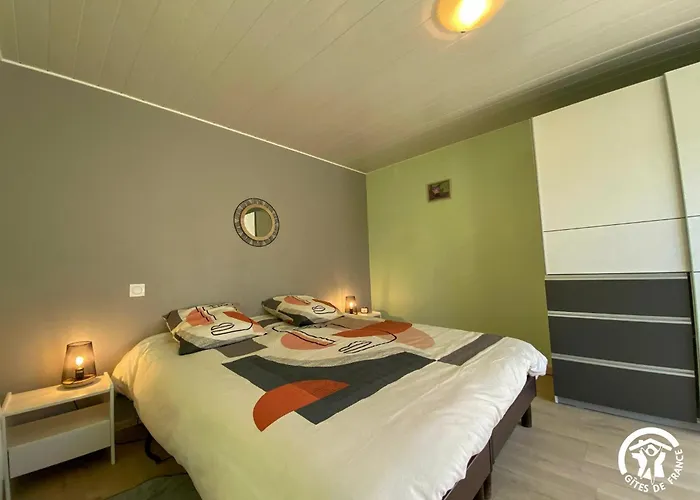 Le Square Des Fleurs Le Nayrac