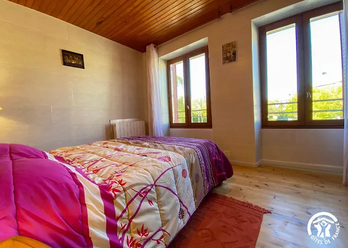 Le Square Des Fleurs * Le Nayrac